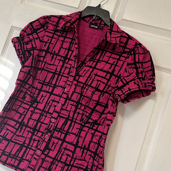 Apt 9  top L - Picture 2 of 9